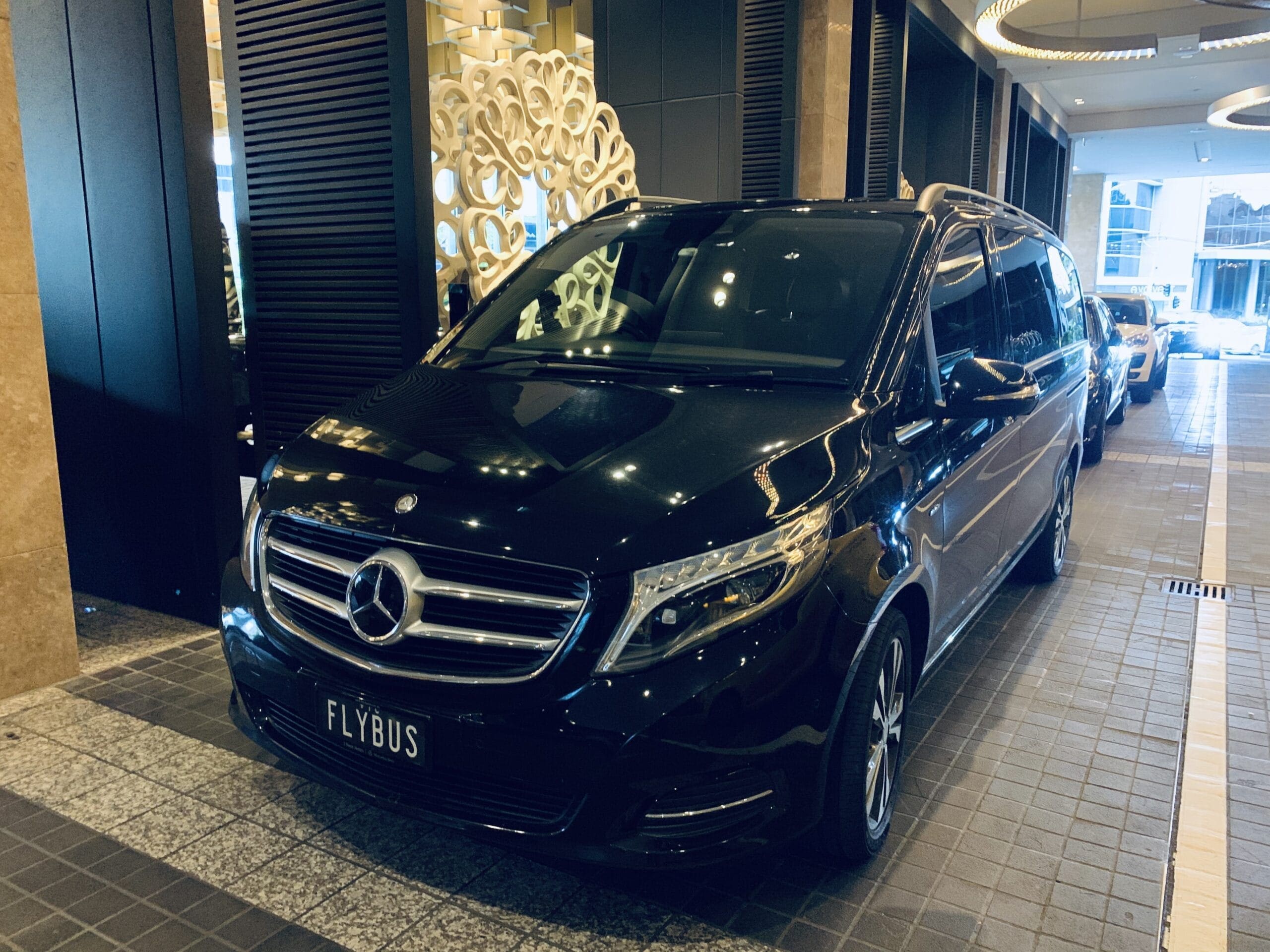 mercedes-minivan-hire 7-seater