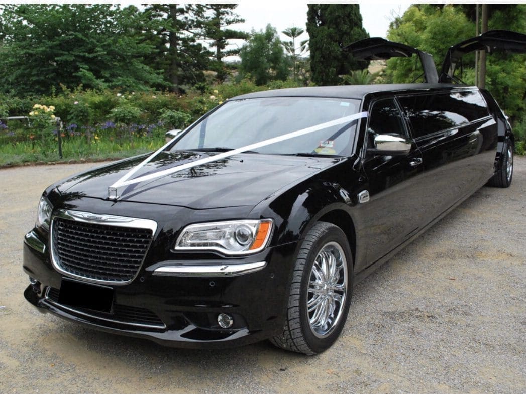 Chrysler stretch limousine hire 10-11-seater